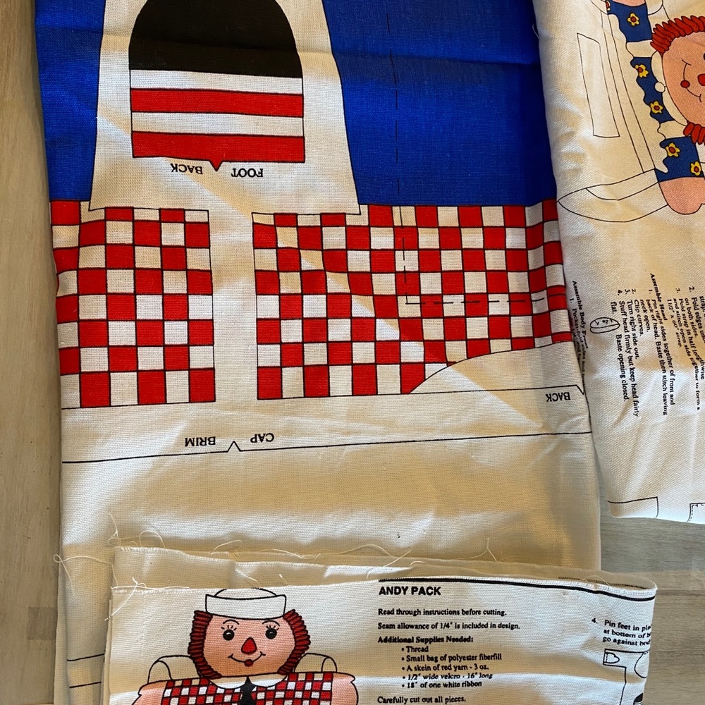 Vintage Raggady Ann and Andy Backpack Sewing Kit - Picture 2 of 3